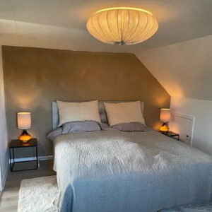 Osvetlenie spálne – nočné lampy, stropné svietidlá a LED osvetlenie